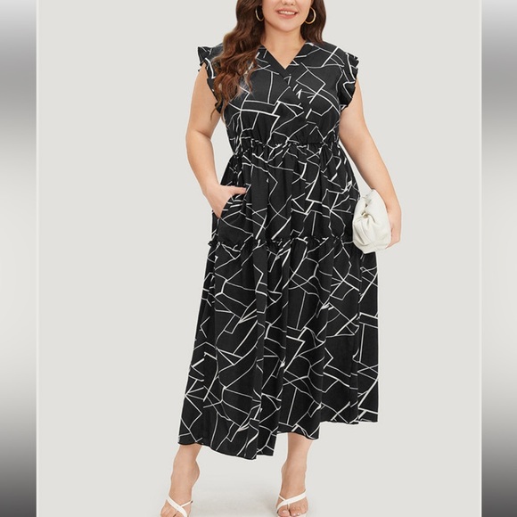 BloomChic Dresses & Skirts - NWT! Black geometric, cap sleeve belted pocket midi dress size 12 or large